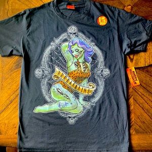 Unisex Halloween t-shirt size medium